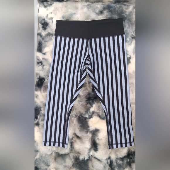 lululemon Wunder Under Crop Legging Sea Stripe Polar Haze Black Size 8 - Picture 4 of 9